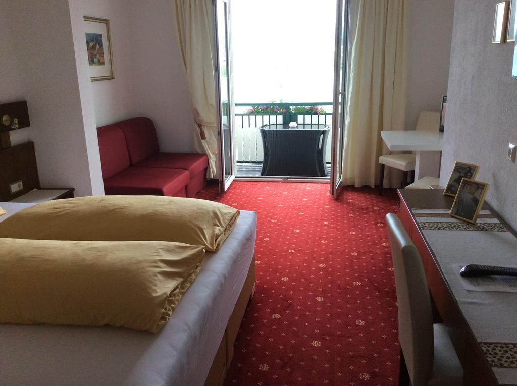 Villa Desiree - Hotel Garni - Adults Only Villach Exteriör bild